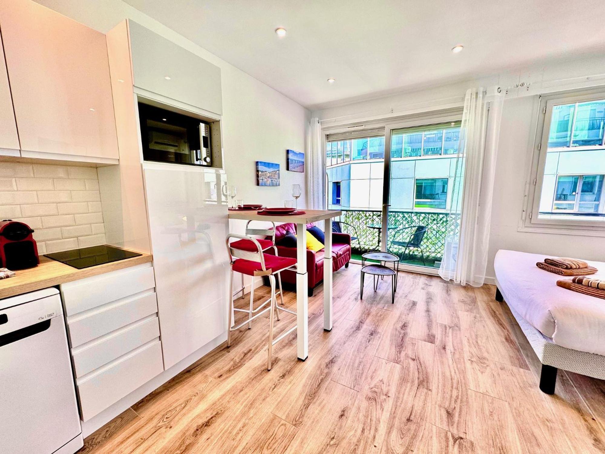 Riviera - Balcon Lenval Sea View With Ac Promenade Des Apartment Nice